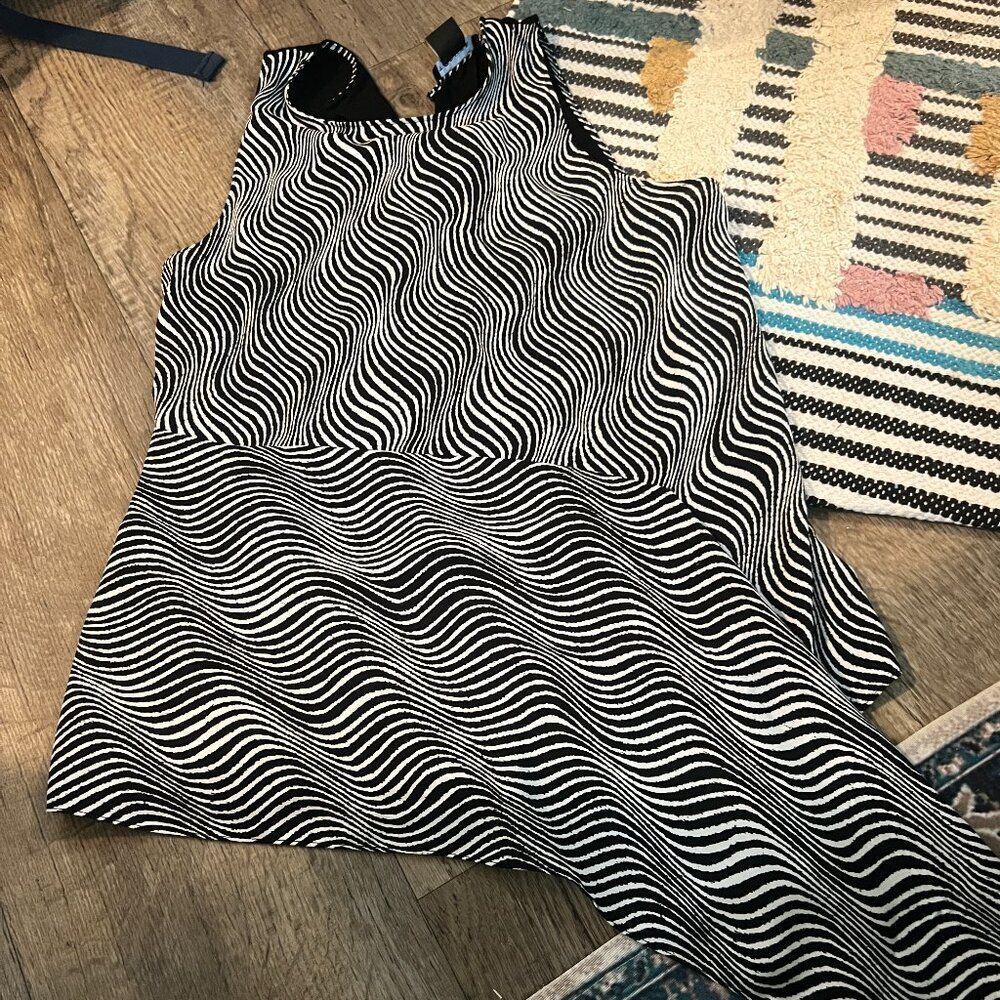 Trouve small black and white blouse‎